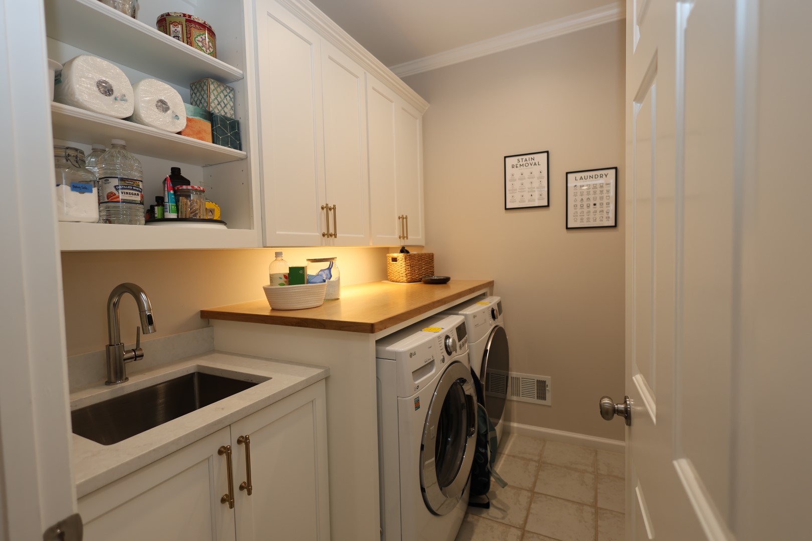 Transform Your Space with a Custom Laundry Room in Atlanta